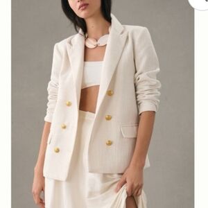 Bishop & Young Parker Ivory Tweed Blazer. Size Medium. Good preowned condition.